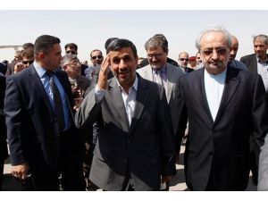 Ahmedinejad, Necef ve Kerbela kentlerini ziyaret etti