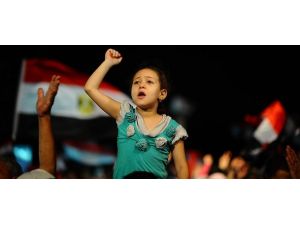 Mısır'da Mursi'ye destek gösterileri sürüyor