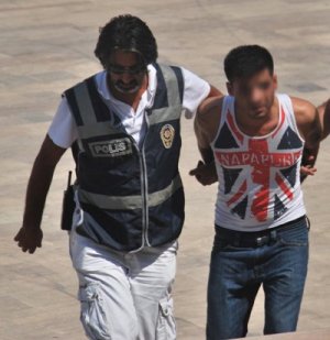 Boynundan Bıçaklanan Kişi Hayatını Kaybetti