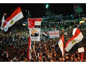 Kahire'de Adeviyye Meydanı'ndan Erdoğan'a teşekkür