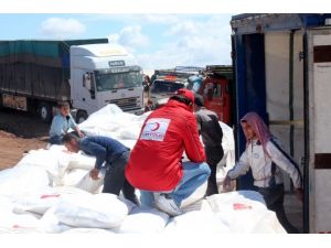 Suriyeli mültecilere 8 tırlık yardım