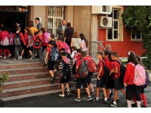 Öğrencilerin kıyafetini veliler belirleyecek