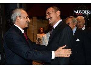 İlahiyatçılar ve gazetecilerle iftarda bir araya geldi