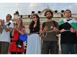 Bulgaristan'da zincirli eylem