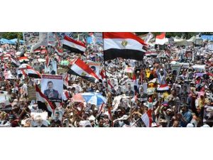 Mısır'da darbe karşıtları meydanlara indi
