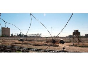 ÖSO sınır kapılarını ele geçirdi