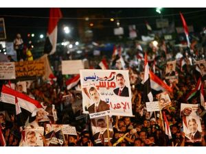 Mısır'da milyonlar demokrasi istedi