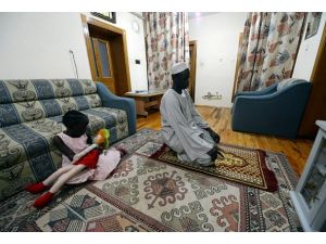 Vatan hasretiyle ramazanı geçiriyorlar