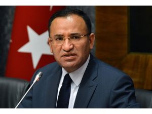 Demokrasiden yana olan herkes tavır koymalı