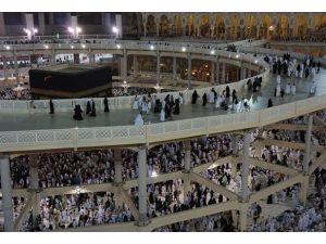 Kabe'de çelik halkadan tavaf alanı hizmete açıldı