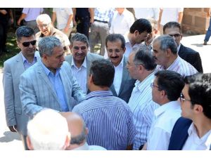 Arınç merhum aile fertleri için mevlit okuttu