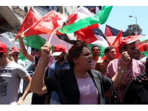 Ramallahta barış görüşmelerine tepki yürüyüşü