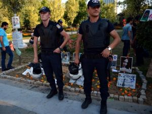 Polis Gezi Parkı'na girişi kapattı
