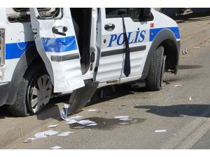 Polis otoları çarpıştı: 5 yaralı