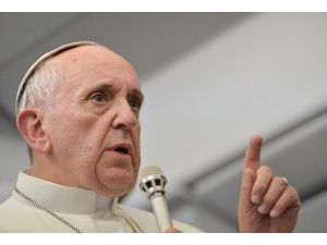 Eşcinsel rahipleri yargılamıyorum