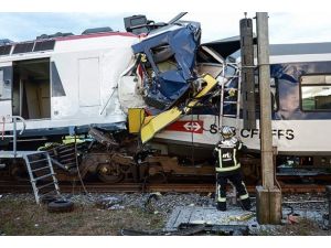 İsviçre'de tren kazası: 44 yaralı