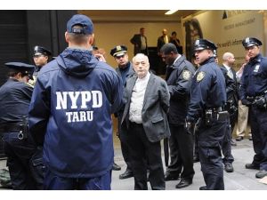 Müslüman takibi sürecek