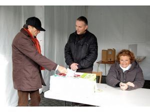 Mali'de eski Başbakan Keita önde gidiyor