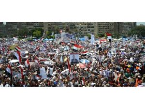 Mısır'da darbenin aktörleri Adeviyye Meydanı'nda