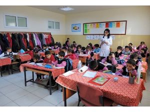 Üç yılda 138 bin öğretmen alındı