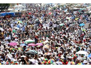 Göstericileri "güçle değil baskıyla dağıtacağı" iddiası