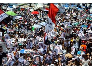 Mısır'da "Darbeye karşı milyonluk" gösteri