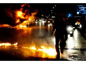 Mısır'da demokrasi yanlılarına saldırı: 100 yaralı