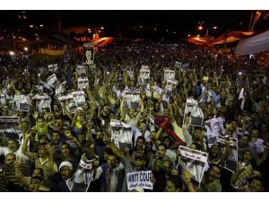 Mısır'da gergin bekleyiş sürüyor