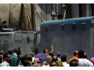 Mursi'nin Özel Kalem Müdürüne 15 gün hapis