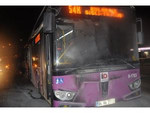 Okmeydanı'nda belediye otobüsüne saldırı
