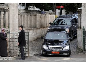 Başbakan Erdoğan'dan mezar ziyareti