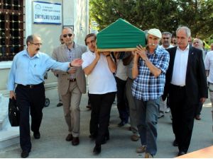 Şair Sedat Umran toprağa verildi