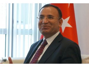 Yunanistan hukuk tanımayan yaklaşım içinde