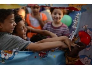 Meydanlarda bayram kutlaması