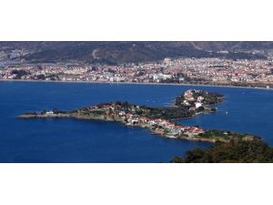 Türkiye rakiplerinden daha hızlı büyüdü