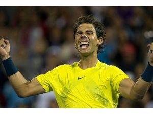 Nadal, Djokovic'i geçerek finale çıktı
