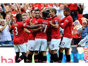 Manchester United kupayla başladı