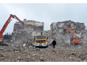 17 Ağustos'ta binalar bu kez dönüşüm için yıkılacak