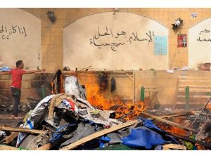 Katliamın izleri siliniyor