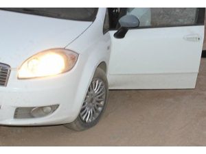 Otomobille emniyet müdürlüğüne girmeye çalıştı