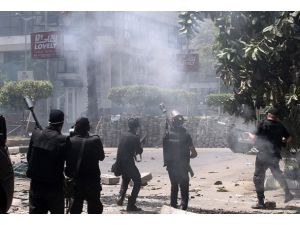 Darbe karşıtlarına ateş açıldı: 6 ölü