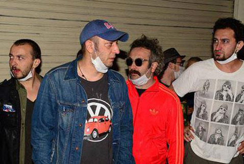 Hayranlar tepkili: 'Leyla ile Mecnun'u yedirmeyiz!'