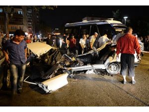 Minibüsle otomobil çarpıştı: 2 ölü