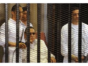 Mübarek'in beşinci duruşması başladı