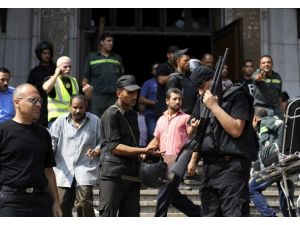 El-Feth Camisi'nden dışarı çıkanlar tutuklanıyor