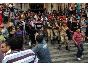 Darbe karşıtlarına 15 gün tutukluluk kararı