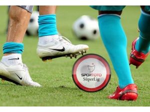 "Üç Büyükler" açılışta tekliyor