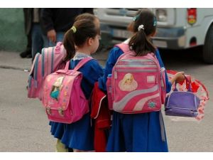 Okul çantaları hafifleyecek