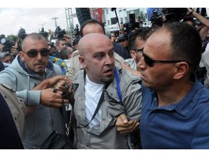 Bekir Bozdağ'a saldıran kişi serbest