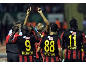 Es-Es'ten "Sağlam" başlangıç